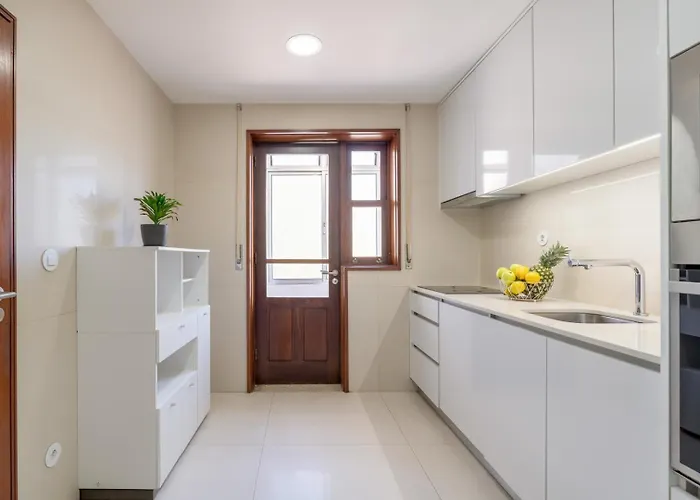 Bright & Spacious Flat By Host Wise Διαμέρισμα *