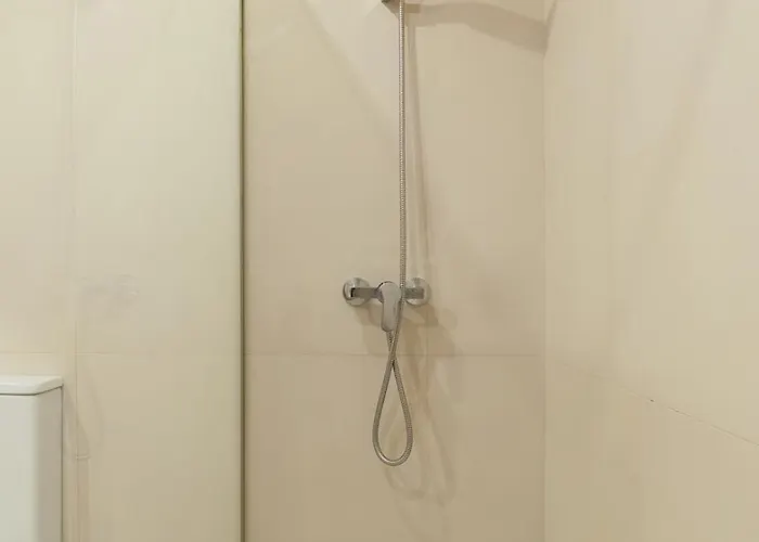 Bright & Spacious Flat By Host Wise Διαμέρισμα *