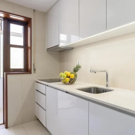 Hostwise - Bright & Spacious Flat * Porto