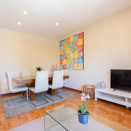 Apartment Hostwise - Bright & Spacious Flat Porto
