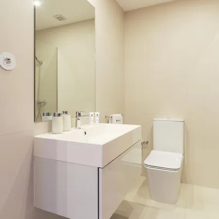 Bright & Spacious Flat By Host Wise Apartment Porto