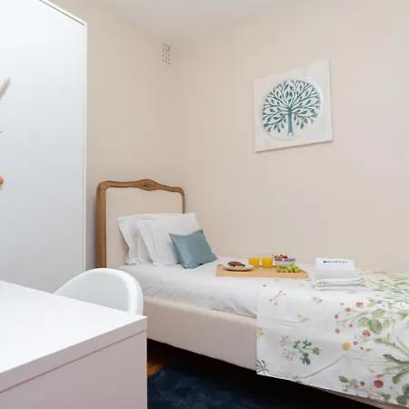 Hostwise - Bright & Spacious Flat * Porto