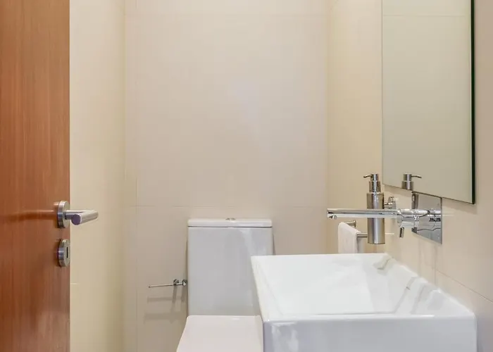 Bright & Spacious Flat By Host Wise