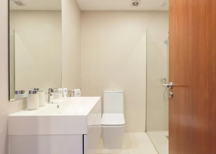 Apartman Bright & Spacious Flat By Host Wise