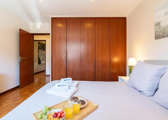 Bright & Spacious Flat By Host Wise Apartman Porto