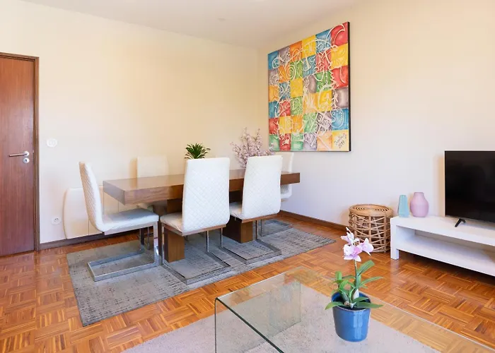 Bright & Spacious Flat By Host Wise Oporto