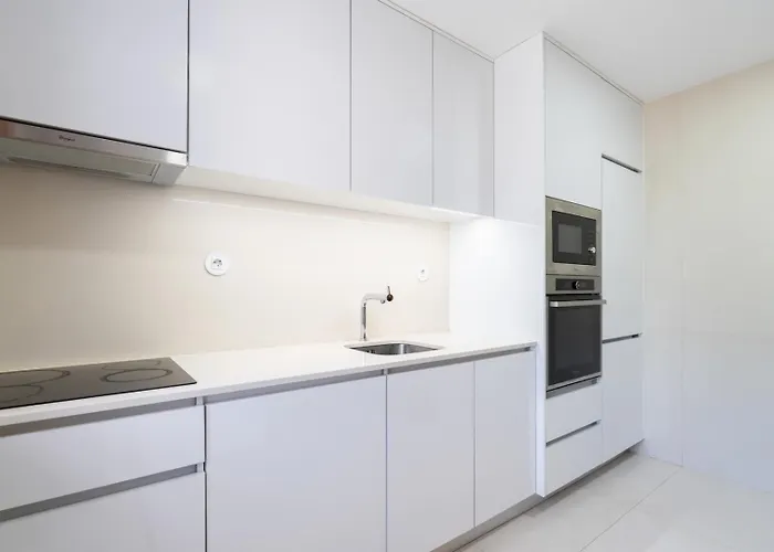 Bright & Spacious Flat By Host Wise Apartman *